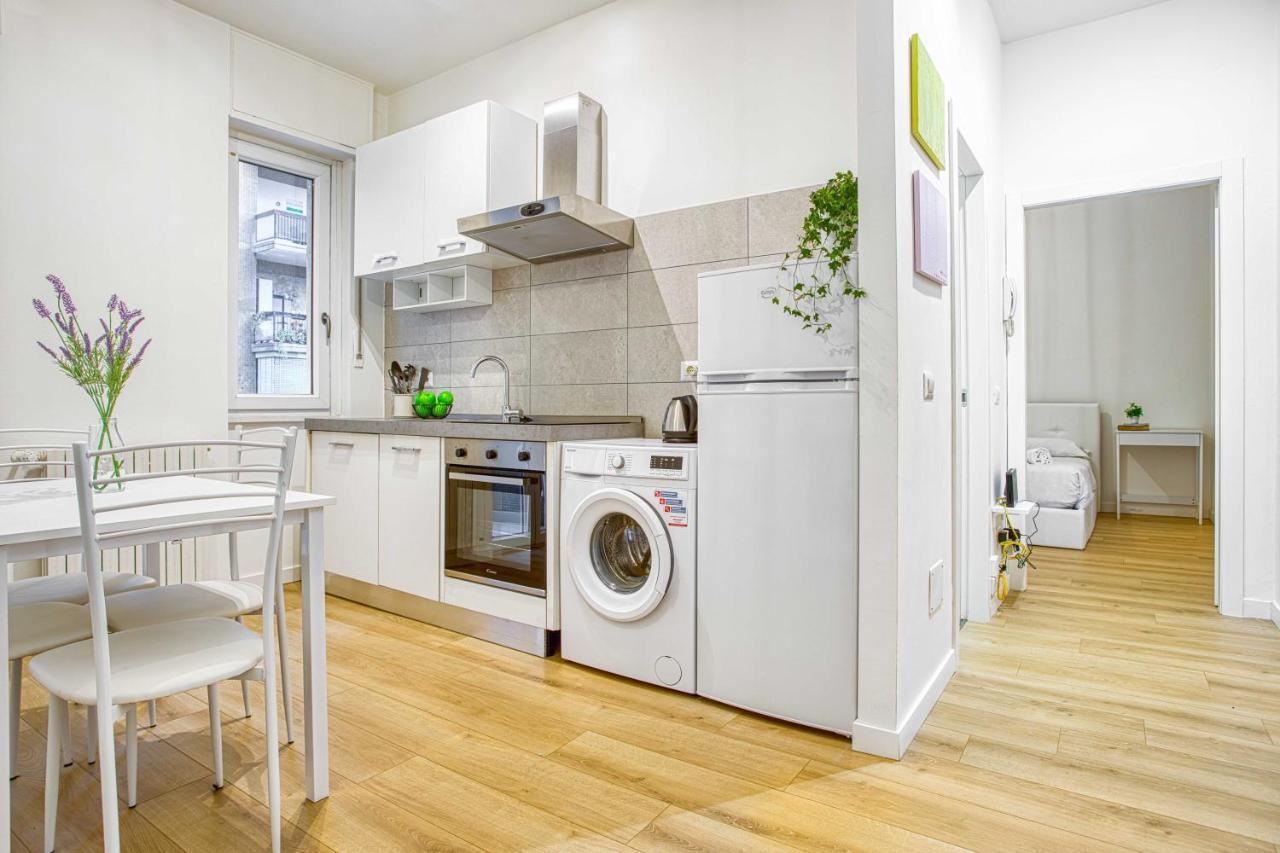 Joivy Warm And Inviting Flat With Balcony Lägenhet Milano Exteriör bild