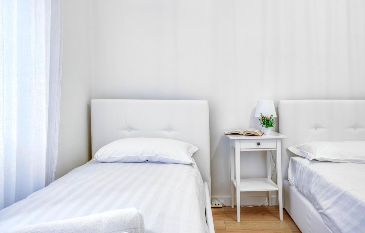 Joivy Warm And Inviting Flat With Balcony Lägenhet Milano Exteriör bild