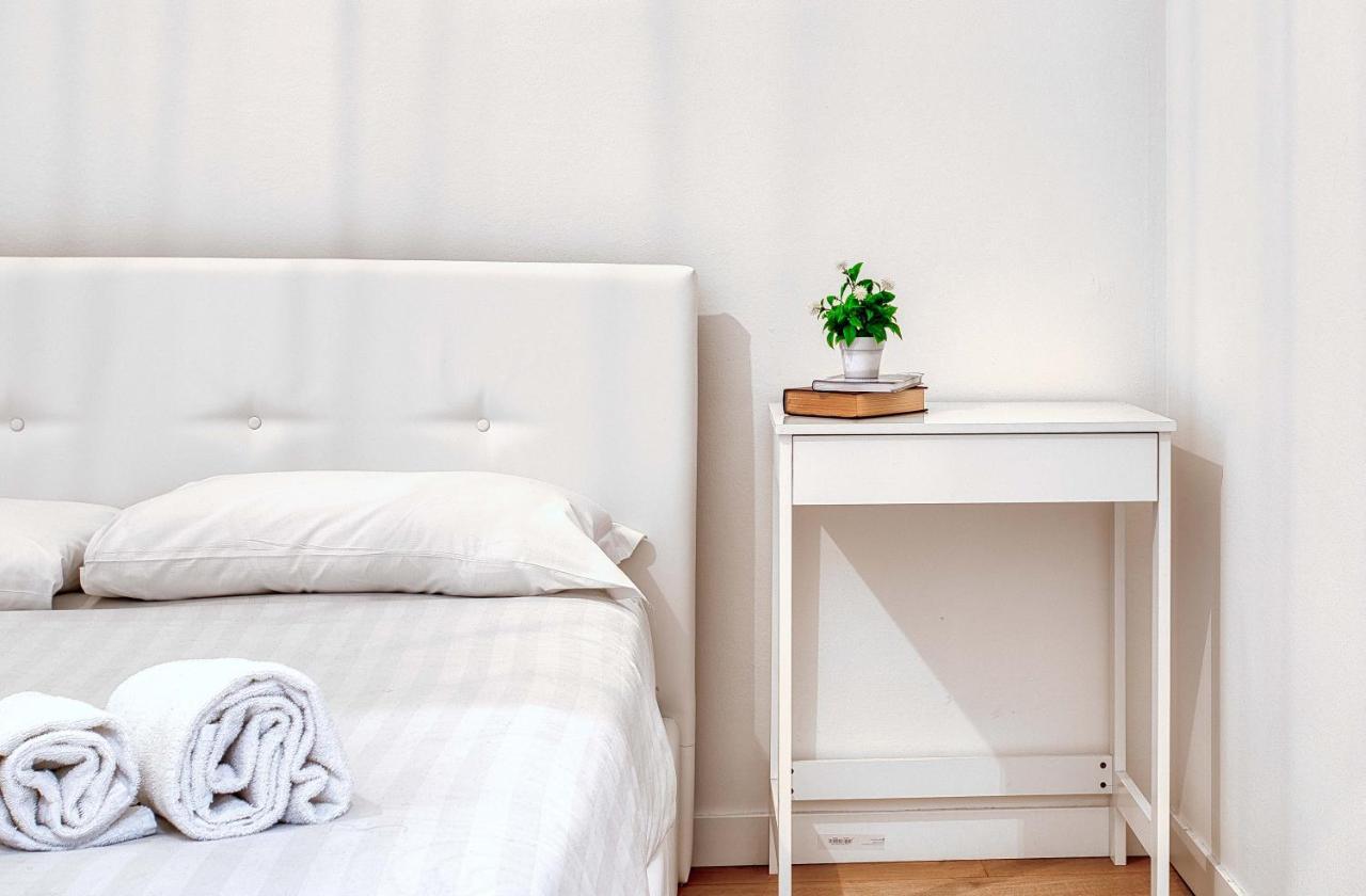 Joivy Warm And Inviting Flat With Balcony Lägenhet Milano Exteriör bild