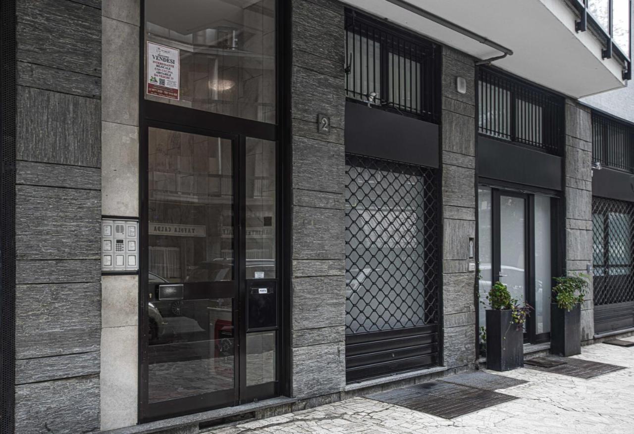 Joivy Warm And Inviting Flat With Balcony Lägenhet Milano Exteriör bild